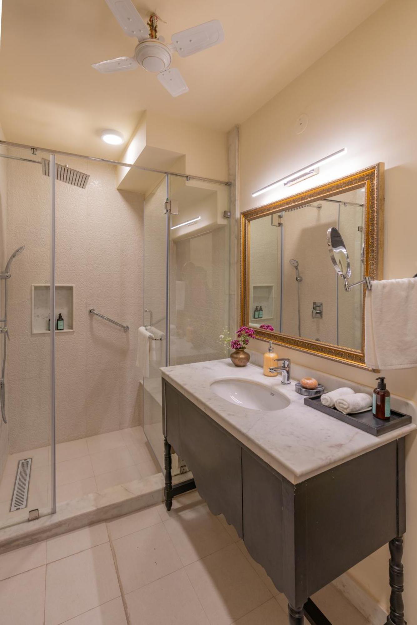 Laalee Otel Jaipur Oda fotoğraf